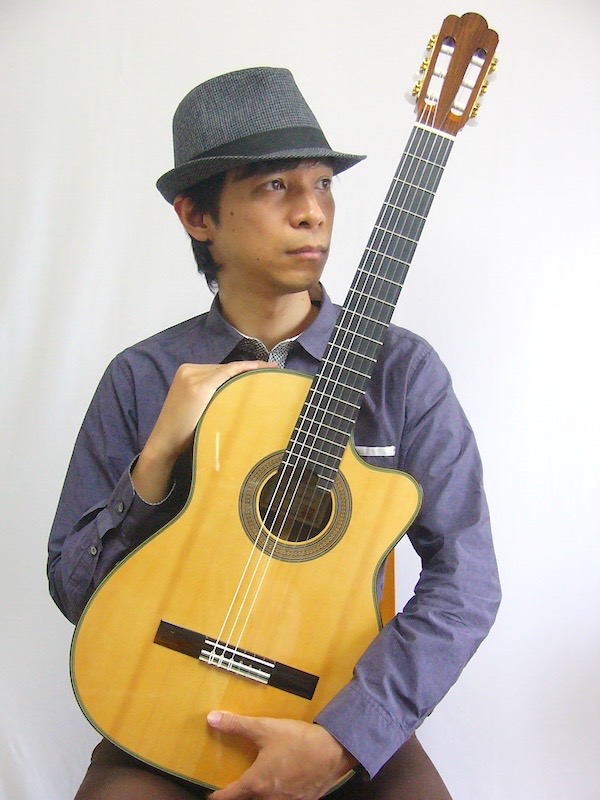 遠藤康之（ギター）